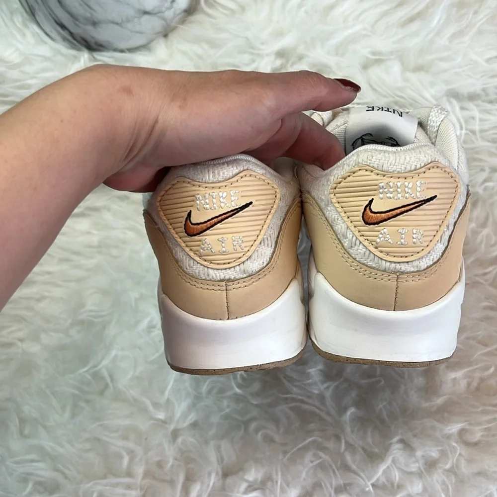 Nike Women’s Air Max 90 SE 'Sun Club - Sail Arctic Orange' Sneakers Size 8 US - Picture 9 of 17